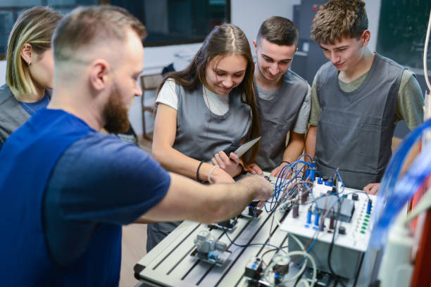 Imagen de portada de NUEVAS CONVOCATORIAS DE PRACTICAS EXTRACURRICULARES PARA ESTUDIANTES DE LA UNIVERSIDAD DE GRANADA EN 2025