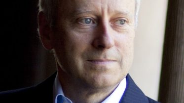 Michael_Sandel_(photo_by_Stephanie_Mitchell)