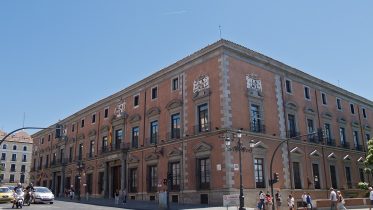 Palacio_de_los_Consejos_-_01